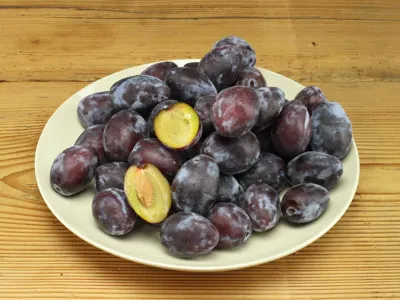 zwetschgen- schweizerfrüchte- regiomarkthochdorf- lieferdiesntseetal- min.jpg