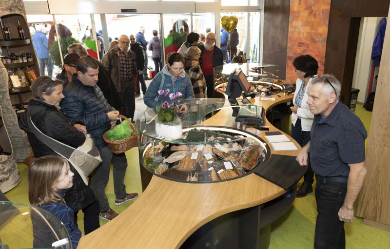 eröffnungstag- frischelebensmittel- regiomarkthochdorf-min.jpg