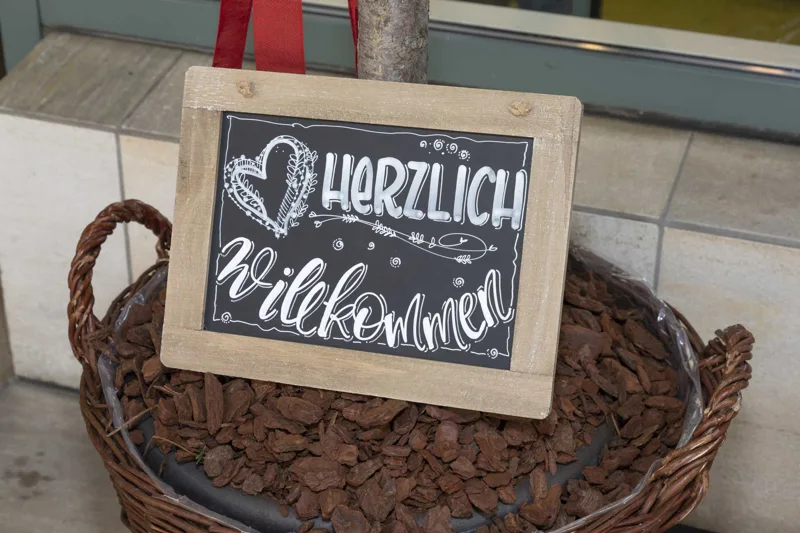 herzlichwillkommen- regionalelebensmittel- regiomarkthochdorf-min.jpg
